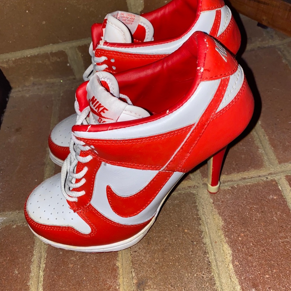 Nike Women's Red and White Heels - Picture 4 of 10
